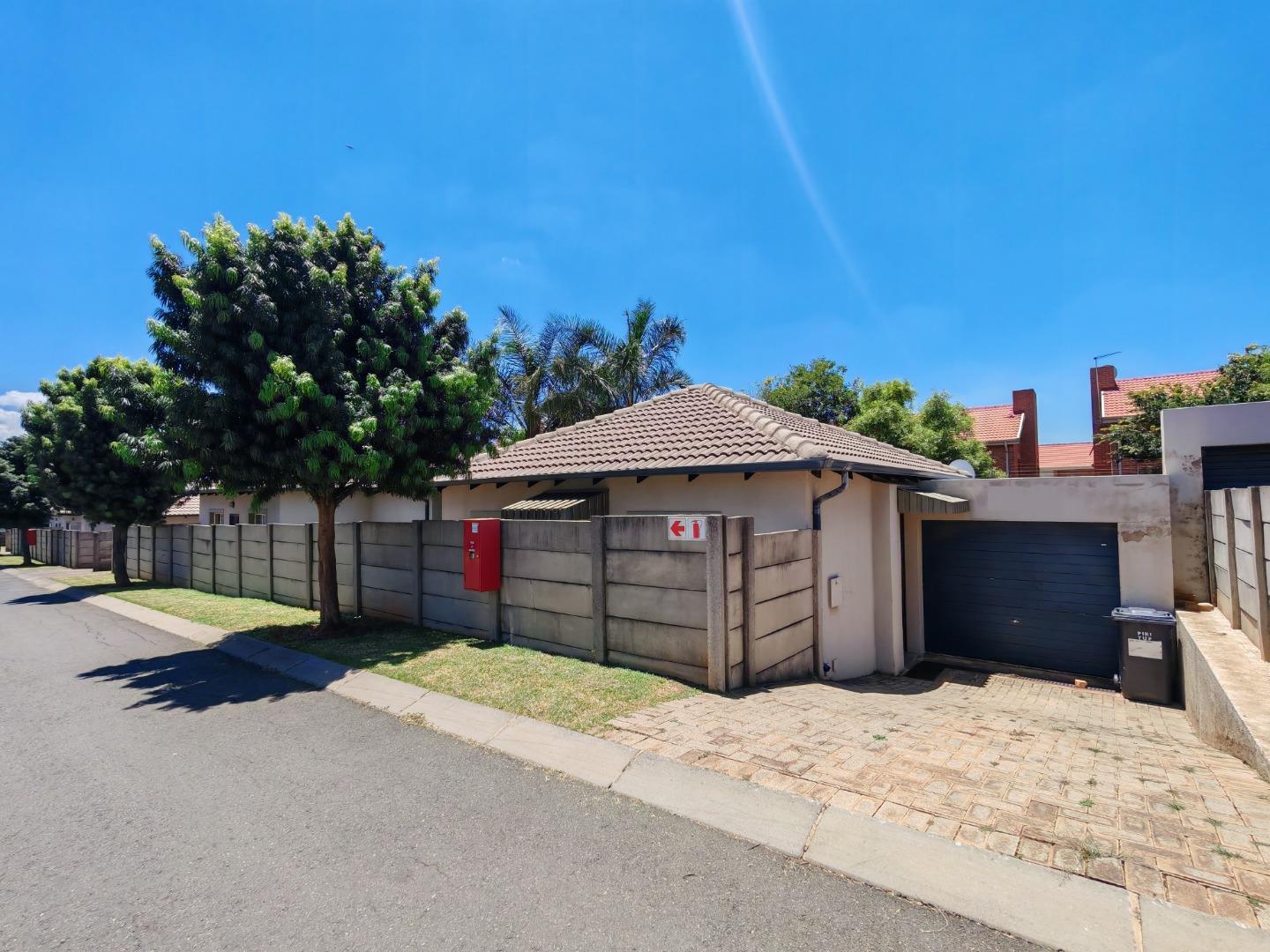2 Bedroom Townhouse for Sale - Gauteng
