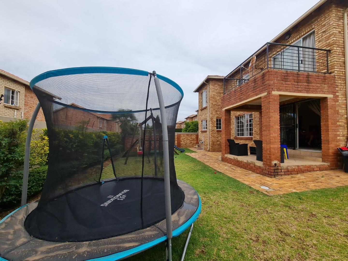 3 Bedroom Townhouse for Sale - Gauteng