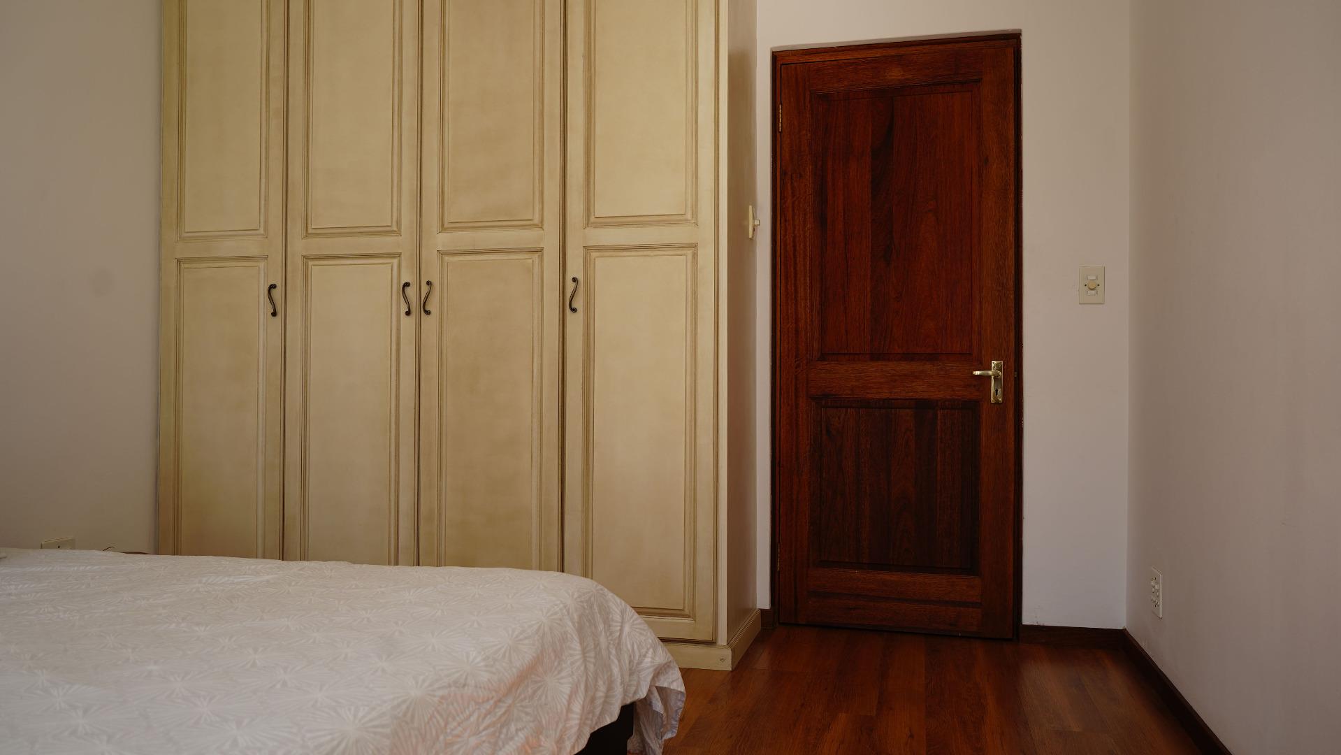 739828_10.JPG